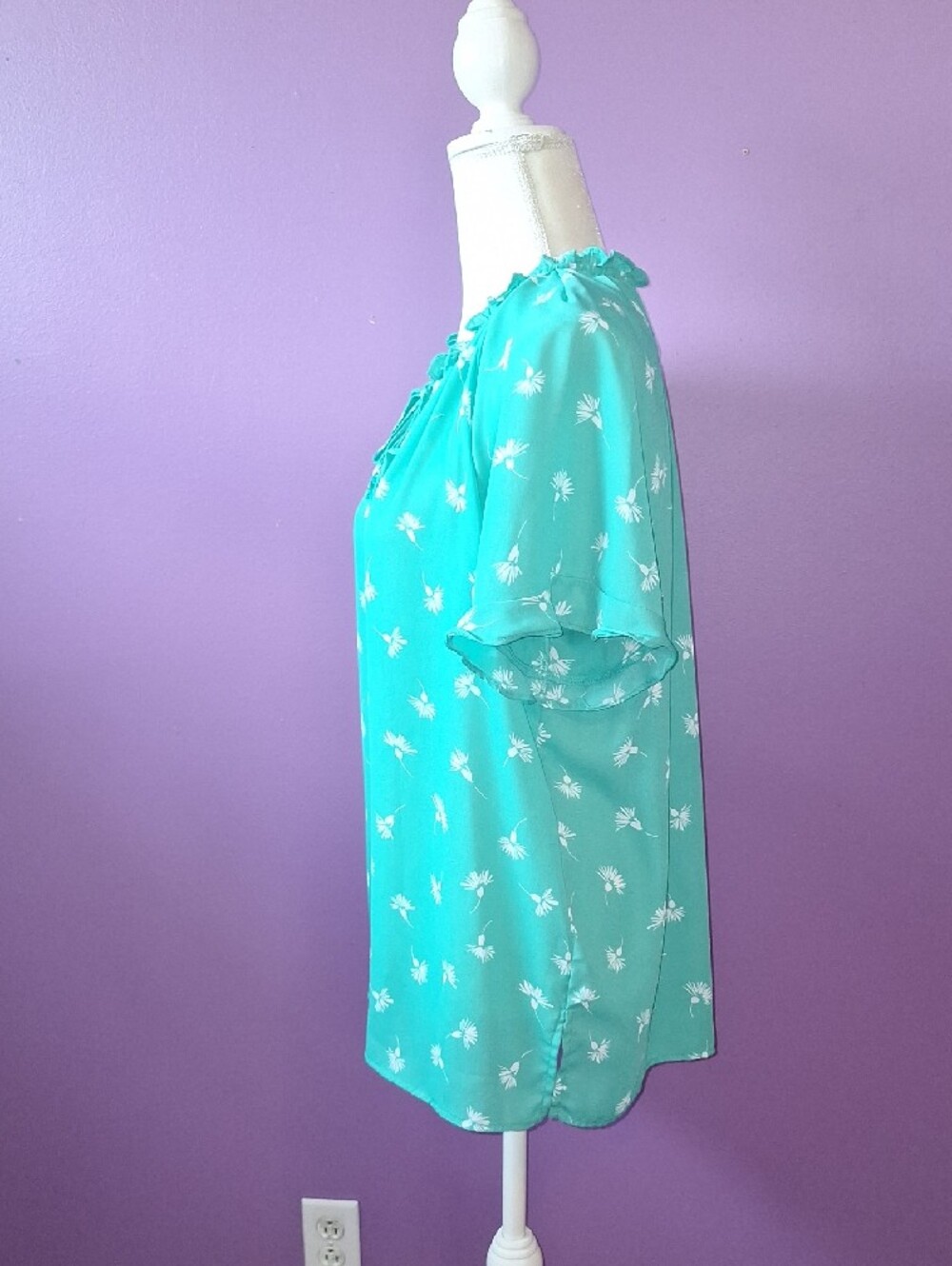Liz Claiborne Green Floral Tie-Neck Peasant Blouse - Picture 8 of 10